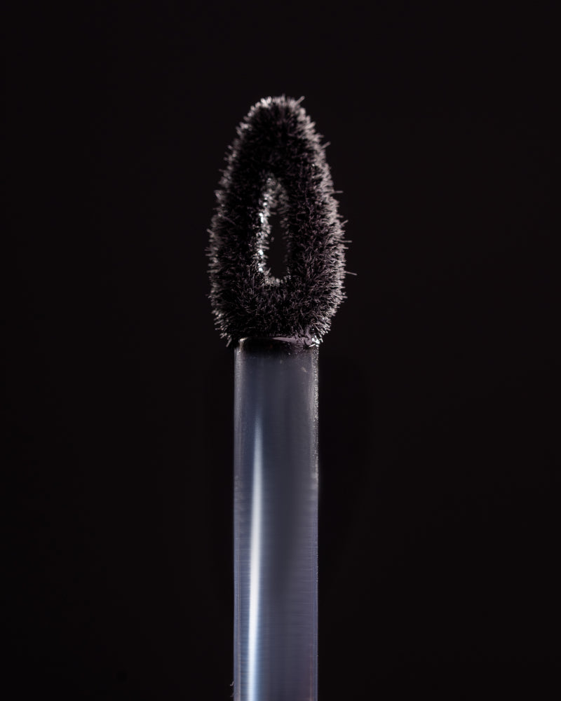 ZOLA x Valentina Lelyukh Liquid eyeshadow Silky Matte Tint 05 Black Velvet