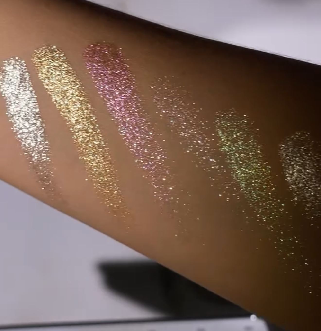 Shimmering palette by Zina Grekova