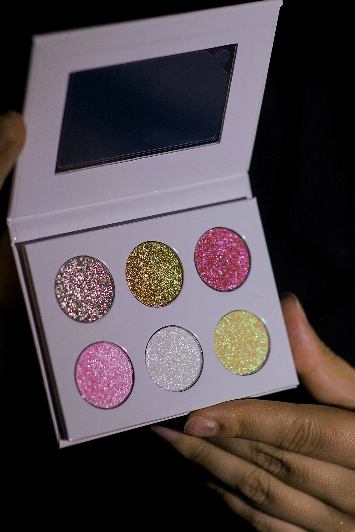 Shimmering palette by Zina Grekova